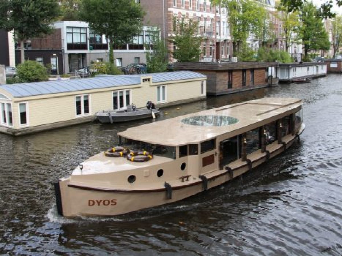 a small boat in a body of water