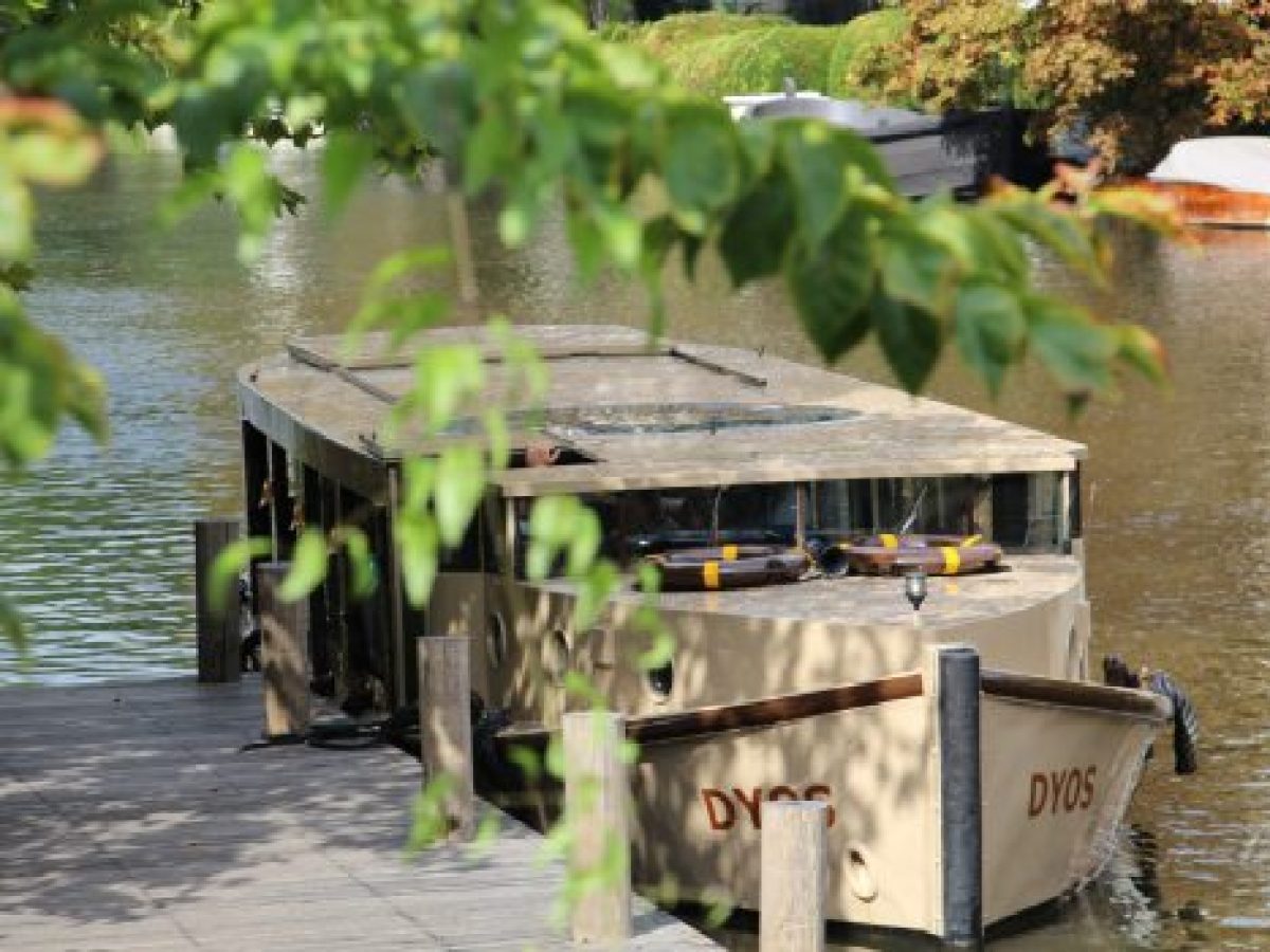 a small boat in a body of water