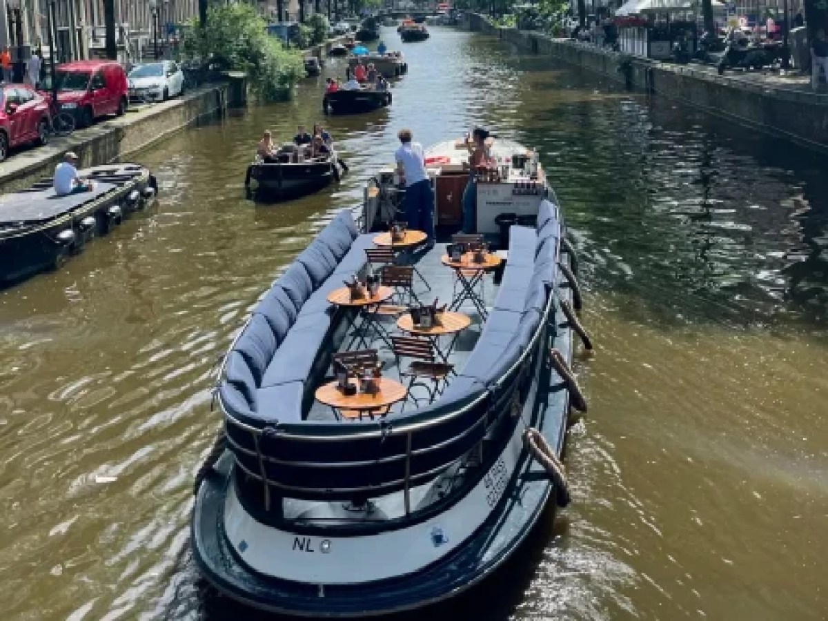 a small boat in a body of water